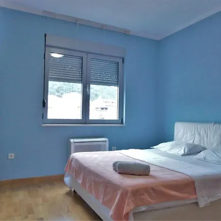 M&l Lux 3-bedroom Apartament